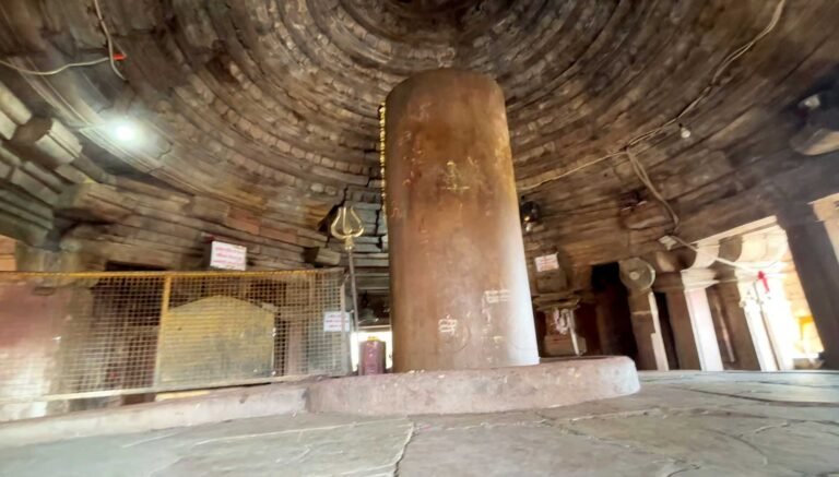 The big Shiva Linga inside the Matangeshwar Temple