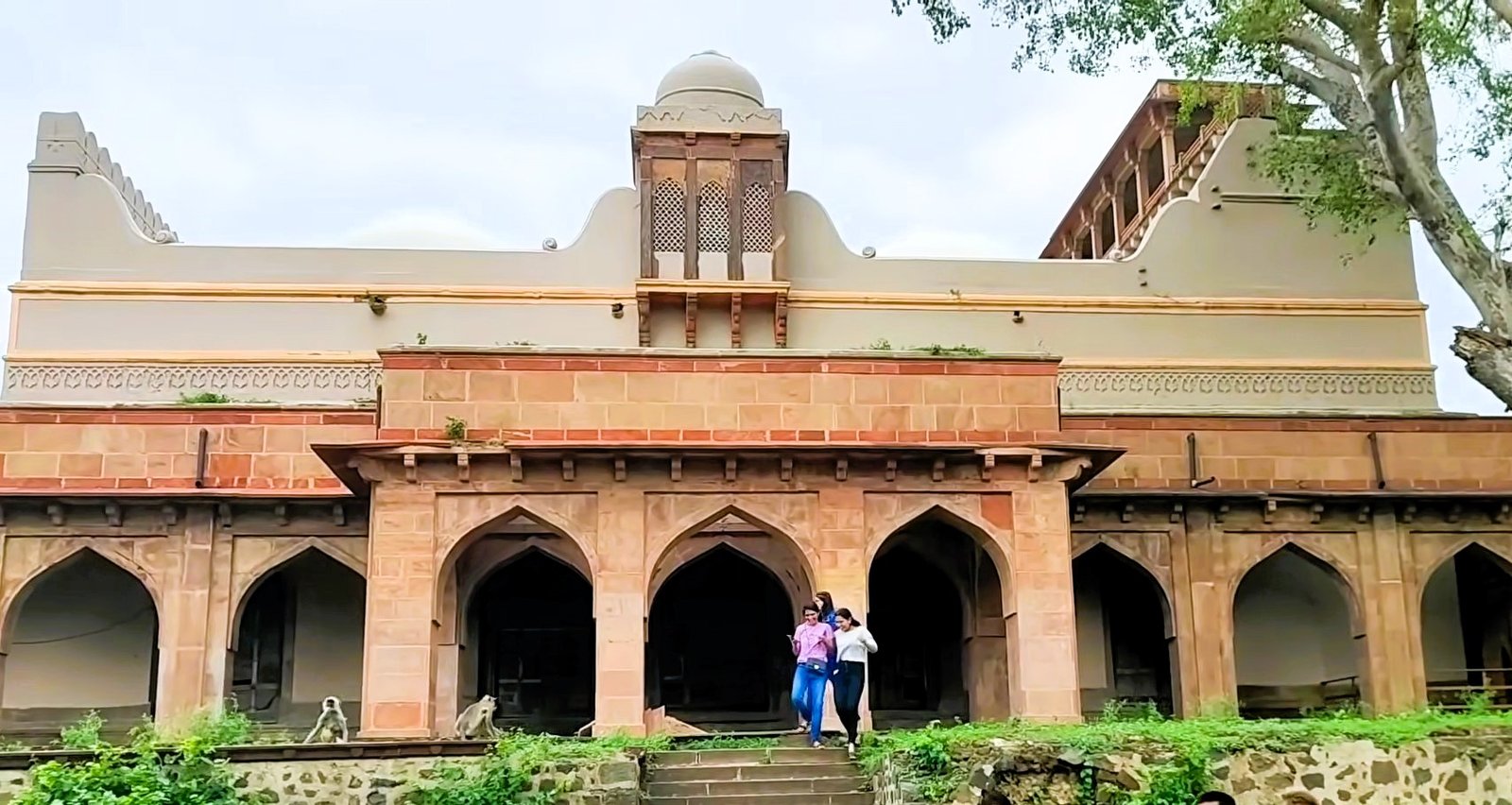 Kaliyadeh Palace