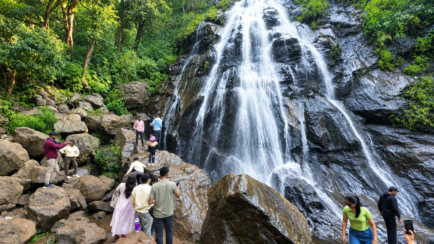 Pachmarhi tour package from Pune